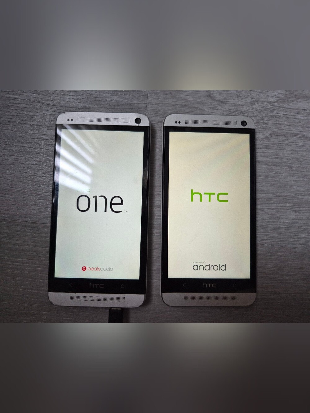 (2) Android HTC One (M7) released in 2013 Silver BeatsAudio